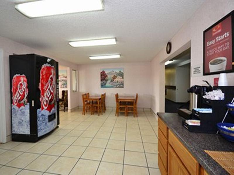Econo Lodge Gallup Restoran fotoğraf