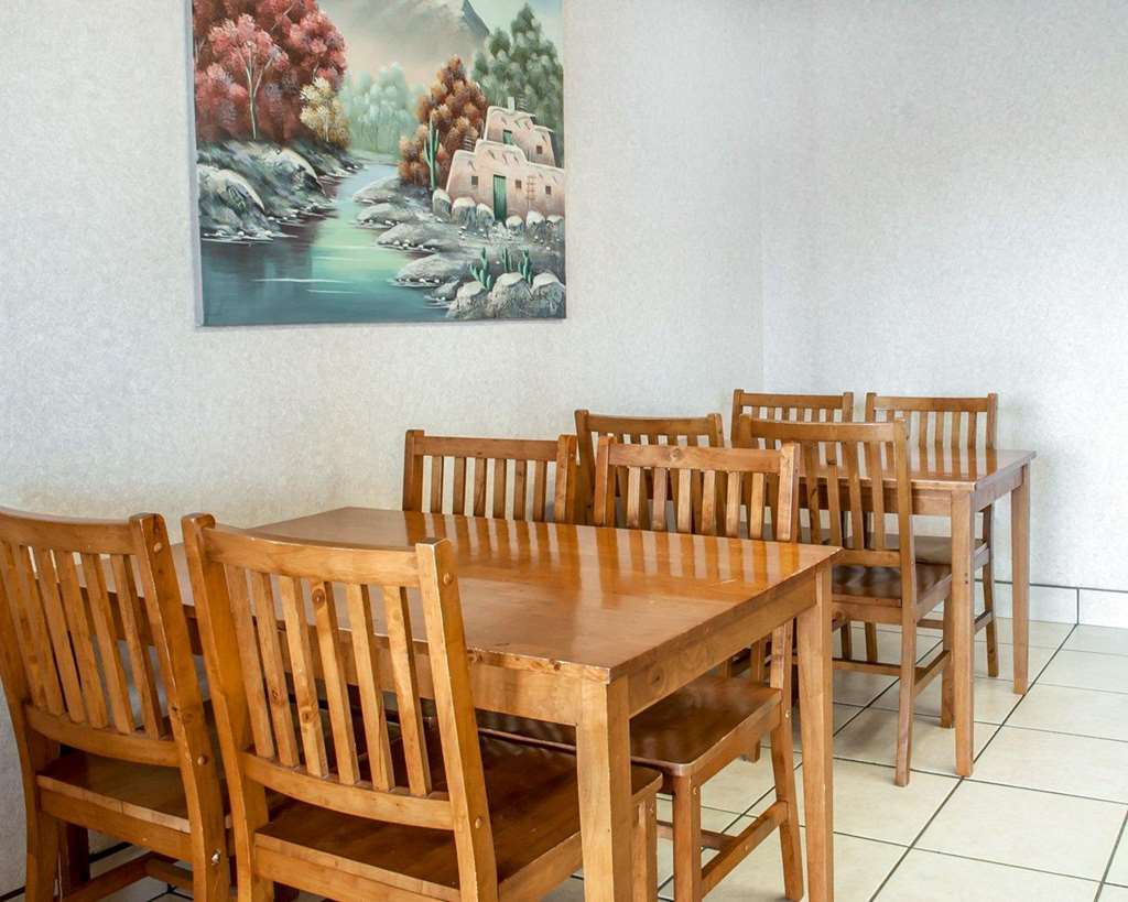 Econo Lodge Gallup Restoran fotoğraf